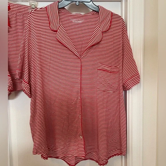Victoria’s Secret NWOT short sleeve pjs set size XX-Large, red and white stripes - Picture 3 of 15